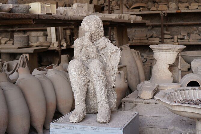 Pompeii 3 Hours Walking Tour Led by an Archaeologist - Basilica portico sheltering merchants and daily business
