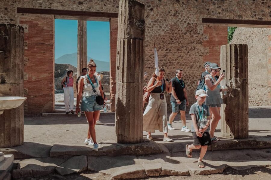 Pompeii 3hours Villa of Mysteries tour with an Archaeologist - Public life on foot: theatre, baths, forums, and a temple