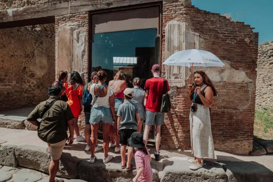 Pompeii 3hours Villa of Mysteries tour with an Archaeologist - What small-group really changes on-site
