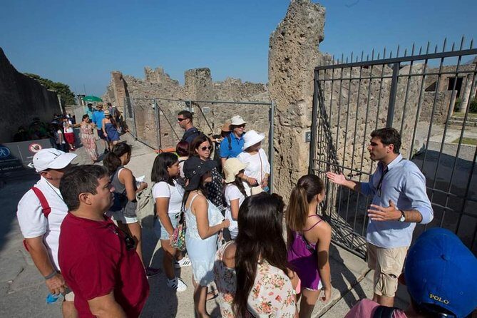 Pompeii and Herculaneum Small Group Tour with an Archaeologist - Meet-up points, group size, and how the guide keeps you moving