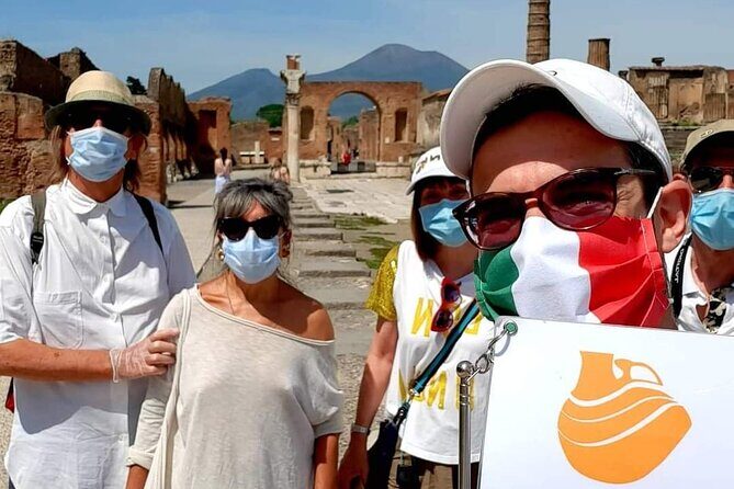 Pompeii and Herculaneum Small Group Tour with an Archaeologist - Lunch break and the Pompeii-to-Herculaneum transfer plan