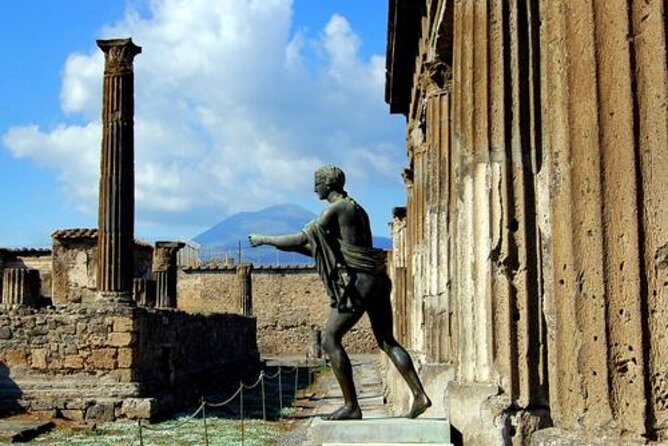 Pompeii and Sorrento Day Trip from Naples - Getting moving from Naples: pickup and coach reality checks