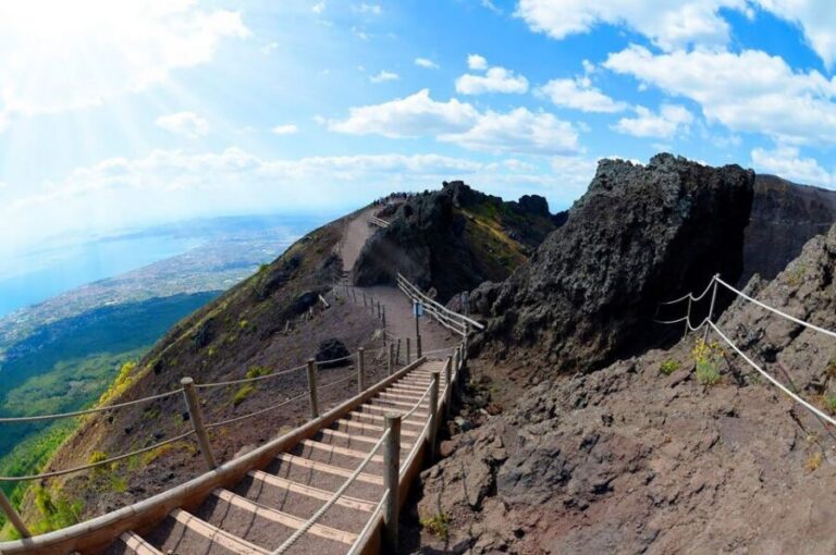 Pompeii: Day Tour of Pompeii and Vesuvius with Bus Transfer - Meeting at Circumvesuviana: getting your start point right