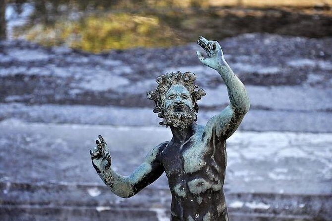 Pompeii: Guided Small Group Tour Max 6 People with Private Option - Skip-the-line entry and mobile ticket: how to lose less time