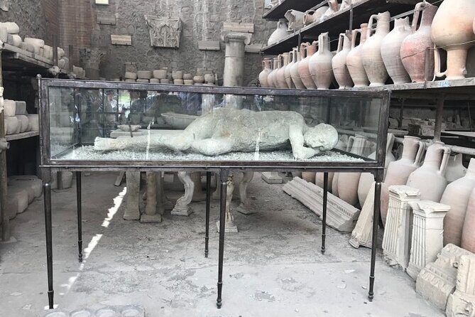 Pompeii: Guided Small Group Tour Max 6 People with Private Option - Small-group size (up to 6) or private: choose your touring style