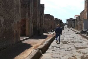 Pompeii: Guided Tour with Archaeologist with max. 12 People - Meeting point at Ristorante Suisse: get your bearings fast