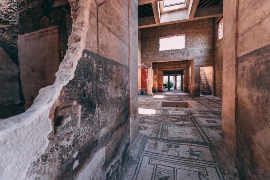 Pompeii: Private Tour with an Archaeologist - The Lupanare stop: a blunt look at social life