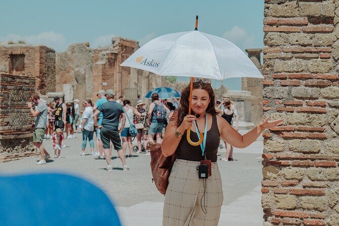 Pompeii Private Tour with an Archaeologist Guide - Pompeii is huge. This tour is the smart slice.