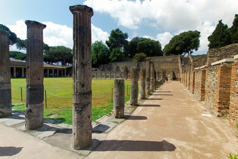 Pompeii: Skip-the-Line Guided Tour with Expert Archaeologist - Where to meet at Via Villa dei Misteri and how not to get lost