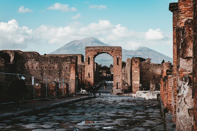 Pompeii: Skip the line ticket (art) + audioguide + map - Audioguide setup: how to use the numbered explanations (and avoid device frustration)