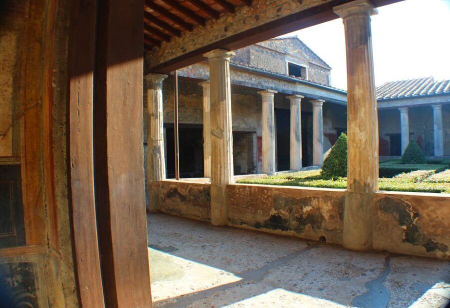 Pompeii: Skip-the-Line Tickets and Tour with Archaeologist - Bakeries, baths, villas: using ruins to understand real daily life