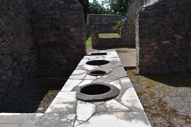 Pompeii Skip-the-line Tour with Archaeologist Guide - Baths and gossip: the thermal bathhouse routine