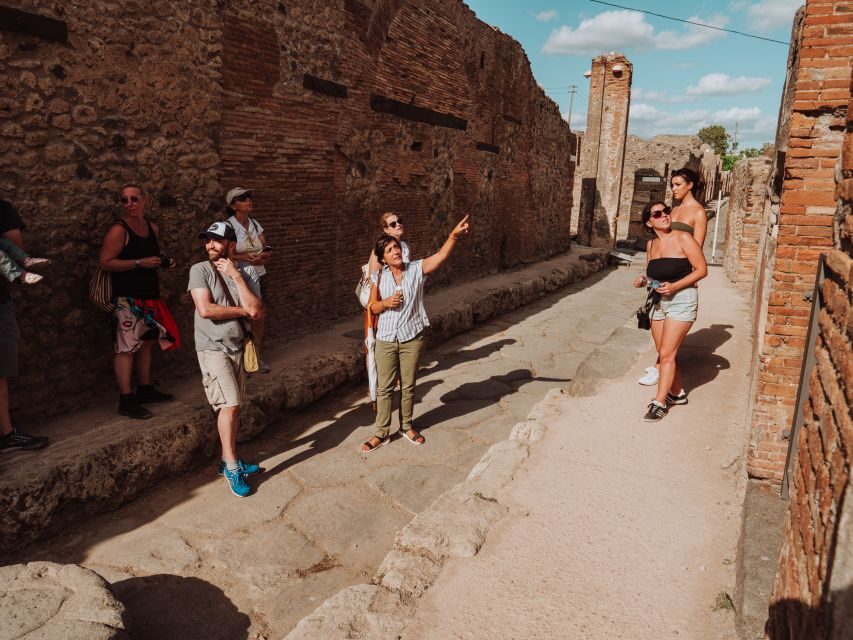 Pompeii: Small-Group Tour of Pompeii and Herculaneum - Should you book this Pompeii and Herculaneum archaeologist tour?