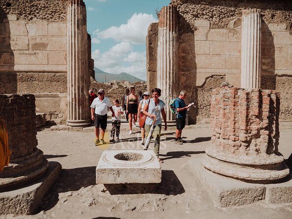 Pompeii Small Group Tour with an Archaeologist - Teatro Grande: end with Pompeii’s biggest stage