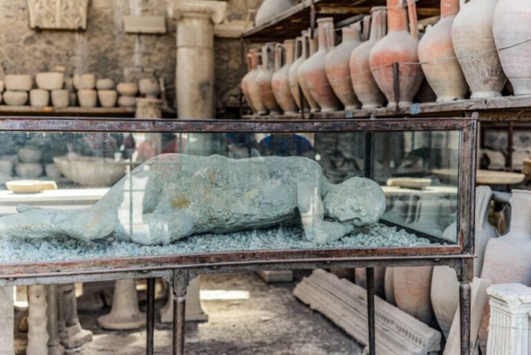 Pompeii: Small Group Tour with an Archaeologist - Picking the right length: 2 hours vs 3 hours