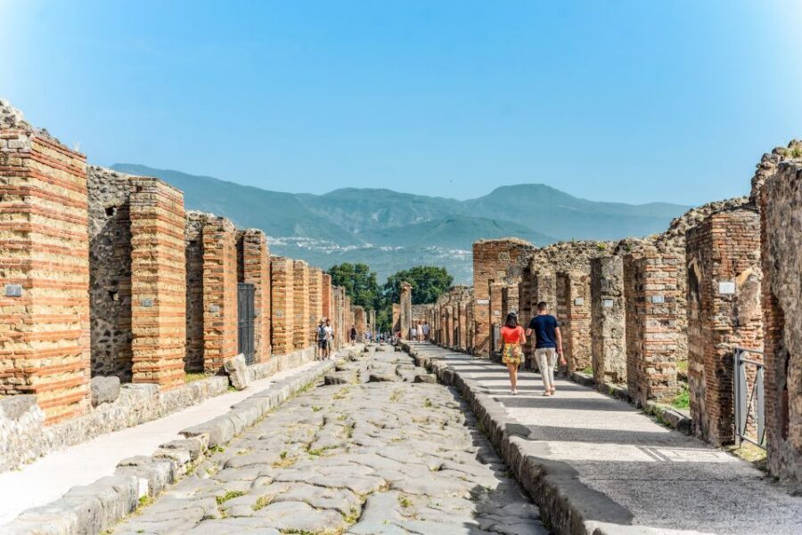 Pompeii: Small Group Tour with an Archaeologist - The Lupanar (brothel) and why the tour handles adult themes carefully