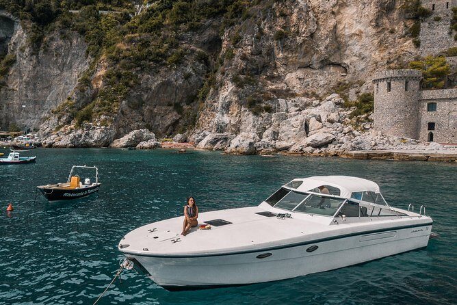Private Amalfi Coast Boat Trip from Positano, Praiano or Amalfi - Emerald Grotto at Conca dei Marini: when you get it, it’s worth aiming for