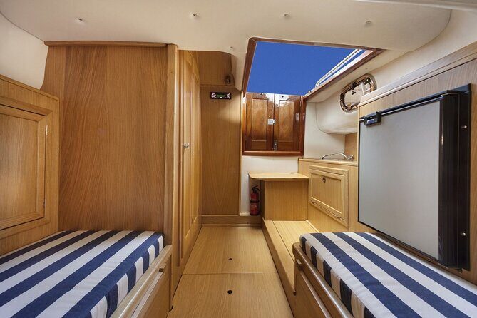 Private boat tour of the Amalfi coast or Capri - Aperitif on Board: Prosecco, Snacks, Buffalo Mozzarella, and Real Shade