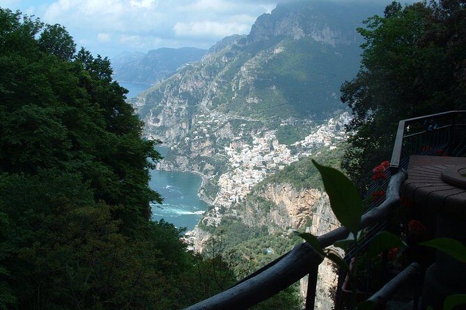 Private Day Tour of Pompeii, Sorrento and Positano with Pick Up - Pompeii plus Amalfi Coast: why this route makes sense