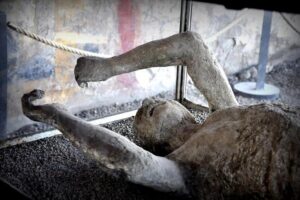 Private Scenic Amalfi Coast & Pompeii Day Tour - Naples pickup and drop-off: fewer hassles, more day