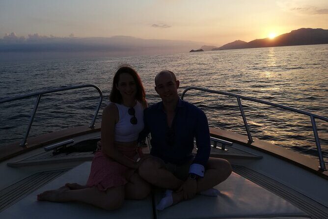Private Sunset Cruise with Prosecco Onboard - Why a private sunset cruise beats Positano’s shoreline crowds
