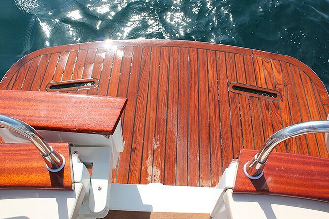 Procida Island Tour by Boat 2h 15m with Swimming and Underwater Photos - Stop 1: Palazzo D’Avalos and Terra Murata Sea Views