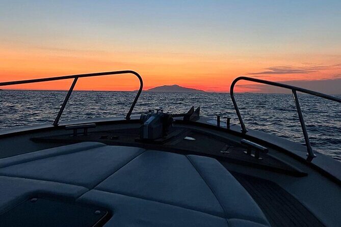 Shared Sunset Cruise from Positano with Drinks & Snacks 1.5-Hour - On-board comfort and timing: small details that make a difference