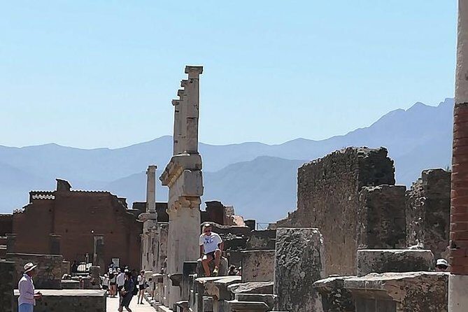 Sharing Tour of Pompeii - Where you meet (and how you’ll find the guide)
