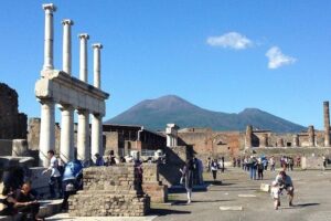 Sharing Tour of Pompeii - Stop 2: Casa dei Vettii and the kind of art you can actually use