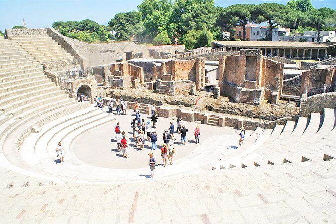Skip the Line Guided Tour of Pompeii led by an Archaeologist - Stop 1: Archaeological Park of Pompeii and the Vesuvius backdrop