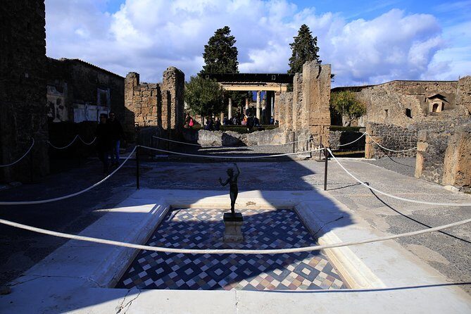 Skip-the-Line Half-Day Private Tour Ancient Pompeii Highlights with Native Guide - Lupanar: the mature stop that needs the right expectations