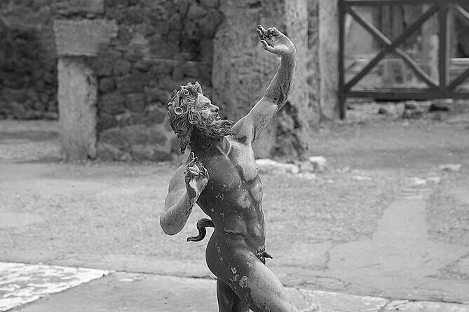 Small Group Guided Pompeii Tour from Positano - Meet the Guides: Frankie and Sasa’s Storytelling Style