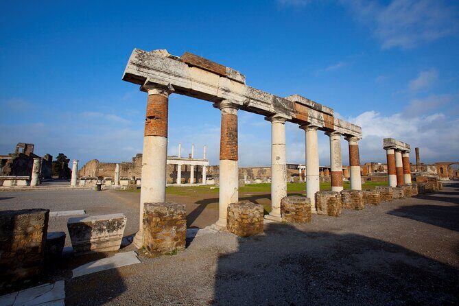 Small Group Guided Pompeii Tour from Positano - Logistics You’ll Feel on the Ground: Walking, Pacing, and Photos