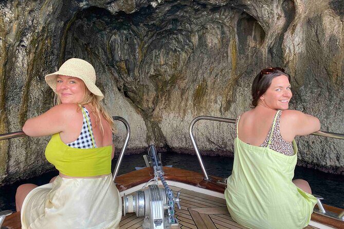Sorrento: Capri Select Boat Trip with Swim, Drinks & Pick Up - Capri City Center for about 4 hours: what to do with your time
