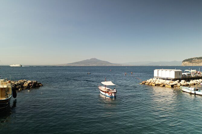 Sorrento Coast Cruise with Limoncello Tasting - A 1-Hour Gozzo Cruise is the smartest Sorrento water time