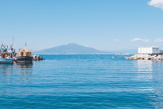 Sorrento Coast Cruise with Limoncello Tasting - Stop 4: Sant’Agnello and Golfo del Pecoriello’s quiet caves