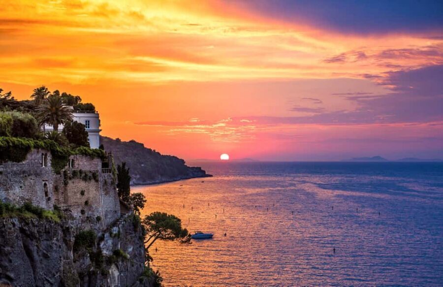 Sorrento: Night time Walking Tour & Limoncello Tasting - Villa Comunale Sea Views and the Town’s High Ground