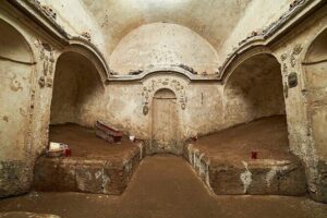 The Skull with the Ears: the Cult of the Dead in the Church of S. Luciella - The 15-Minute Format: How to make it feel like more