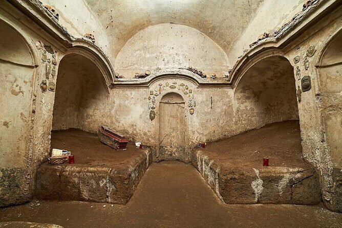 The Skull with the Ears: the Cult of the Dead in the Church of S. Luciella - The 15-Minute Format: How to make it feel like more