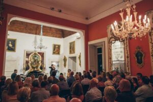 The Three Tenors in Sorrento: Opera Arias, Naples and Songs - Meet the performers: Three Tenors plus piano and strings