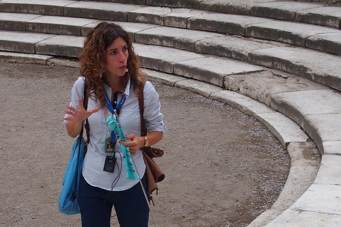 Tour in the ruins of Pompeii with an archaeologist - Logistics that matter in the real world: timing, transport, and group size