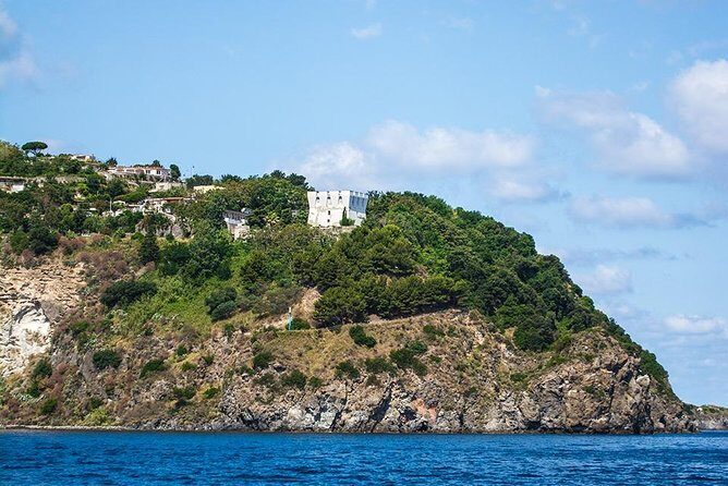 Tour of the island of Ischia in schooner - Why a schooner day around Ischia feels different