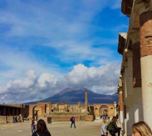 TRAMVIA -Da Naples: Pompei Ruins and Vesuvio Transfer by Bus - Pickup points in Naples: choose the one closest to you