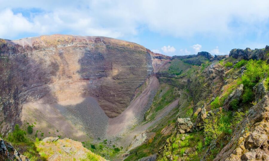 Vesuvius National Park Skip-The-Line Ticket and Audio Guide - From Meeting Point to the Hike Start: How the Flow Works