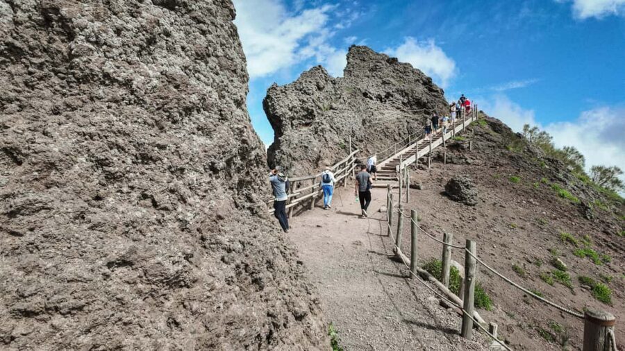 Vesuvius Volcano Experience: from Naples, Pompeii and Rome - How the Rome and Naples start points actually work